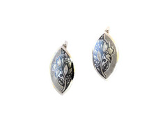 Серебряные серьги вытянутой формы с цветочным принтом «Первоцвет»